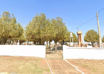 Coroa de Flores Cemitério Municipal de Taiaçu